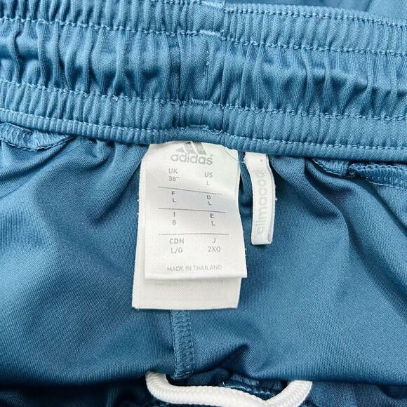 Adidas FC Bayern Munchen Climacool Shorts in Red Blue Black - Picture 8 of 8